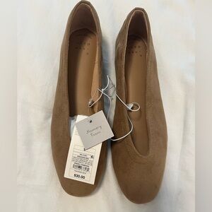 NWT A New Day memory foam beige flats size 9